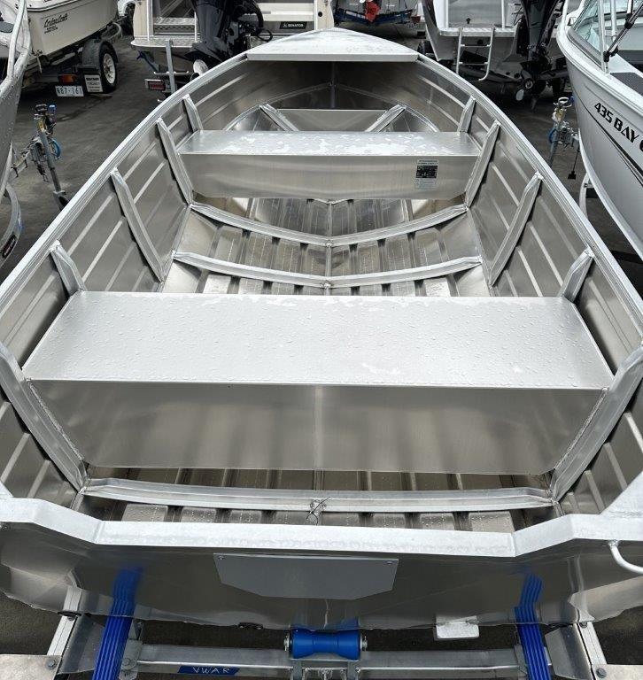 2025 Makocraft 376 Topper Tracker package