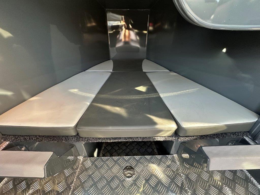 2024 Makocraft 591 Island Cab Hard Top package