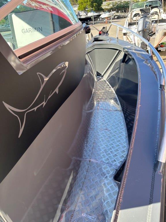 2024 Makocraft 591 Island Cab Hard Top package