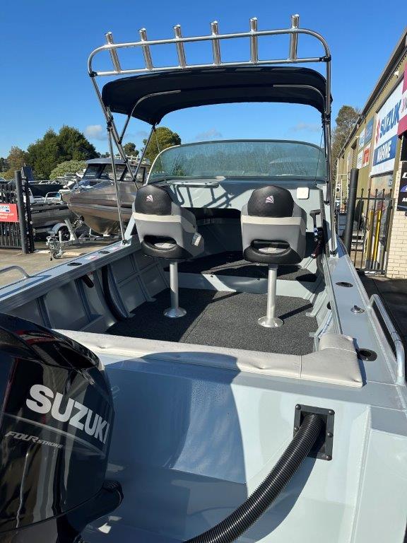 2024 Makocraft 525 Coastal Cuddy package