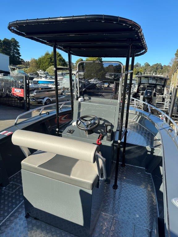 2024 Makocraft 561 Canyon Console CC package