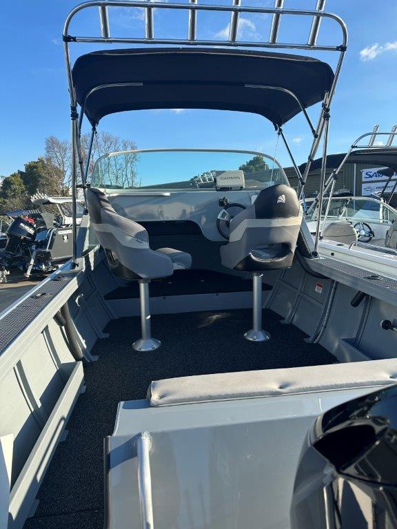 2024 Makocraft 525 Coastal Cuddy package