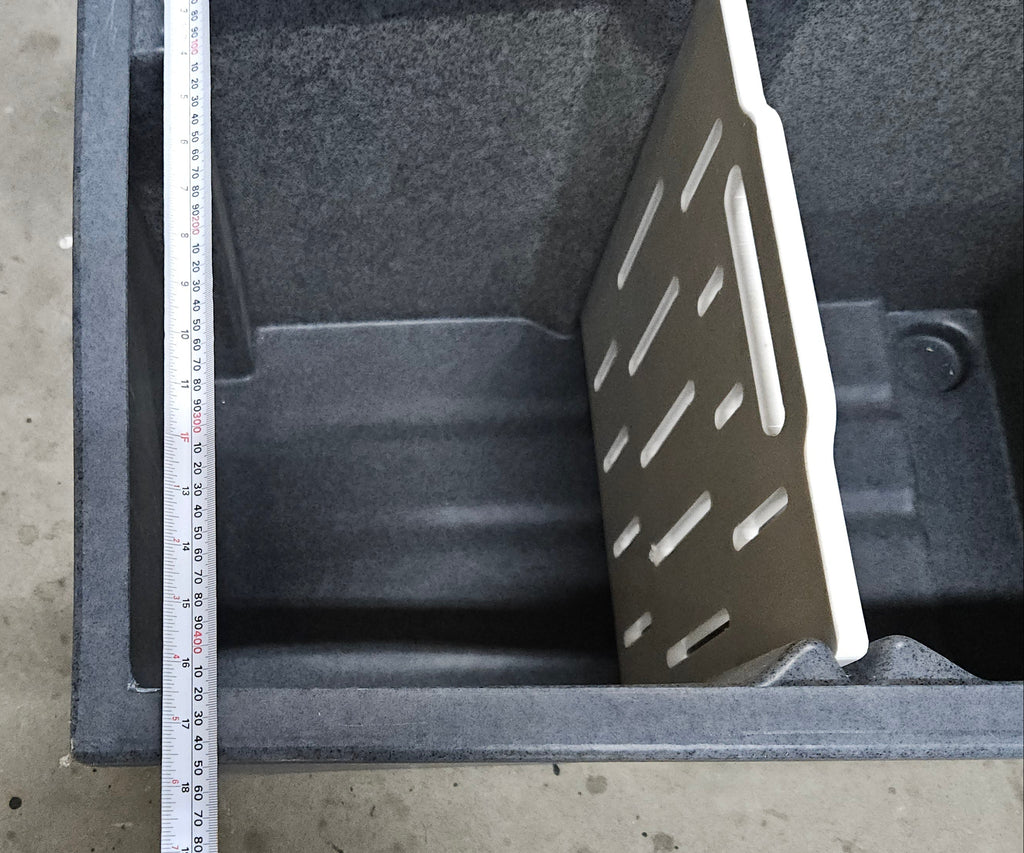 RM177, Telwater, Live Bait Tank - Front casting deck.