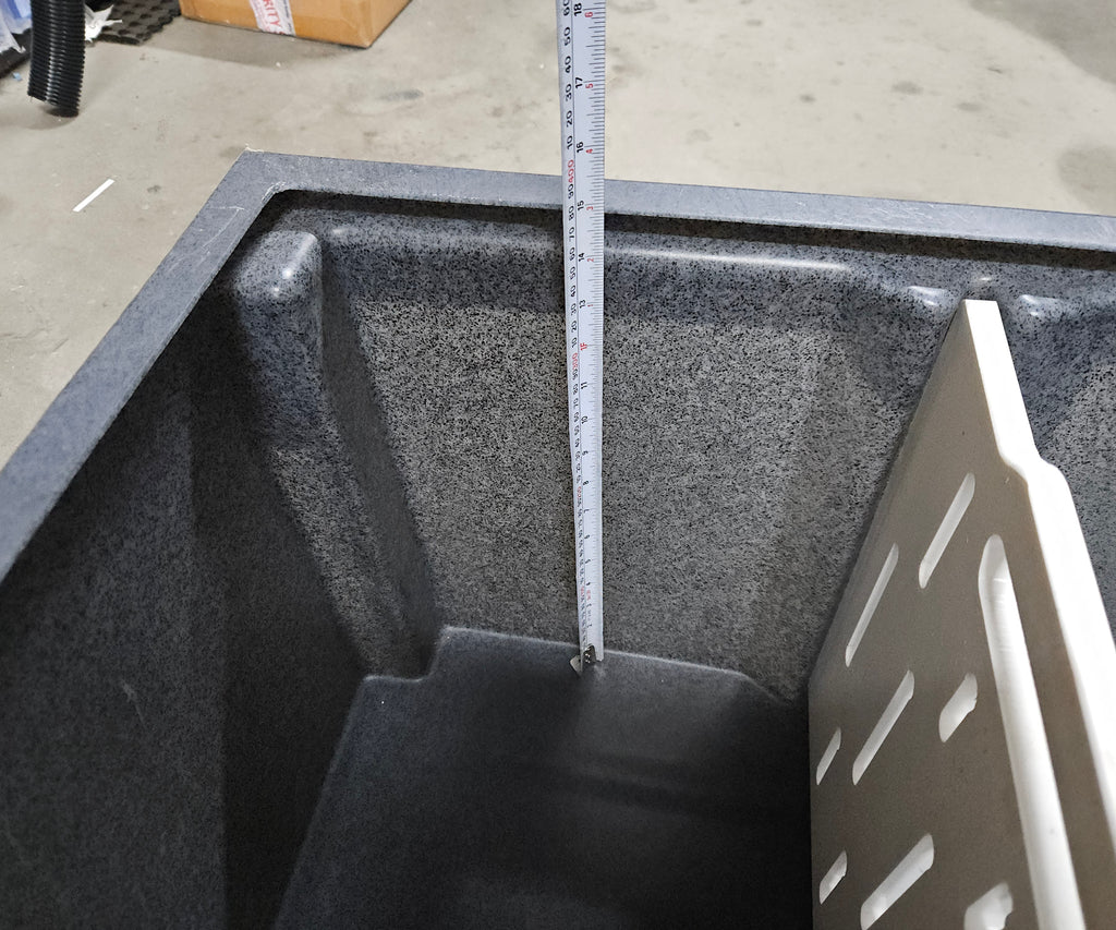 RM177, Telwater, Live Bait Tank - Front casting deck.