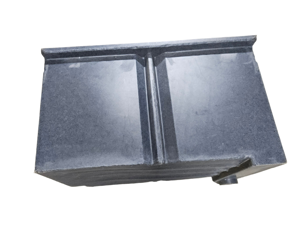 RM177, Telwater, Live Bait Tank - Front casting deck.