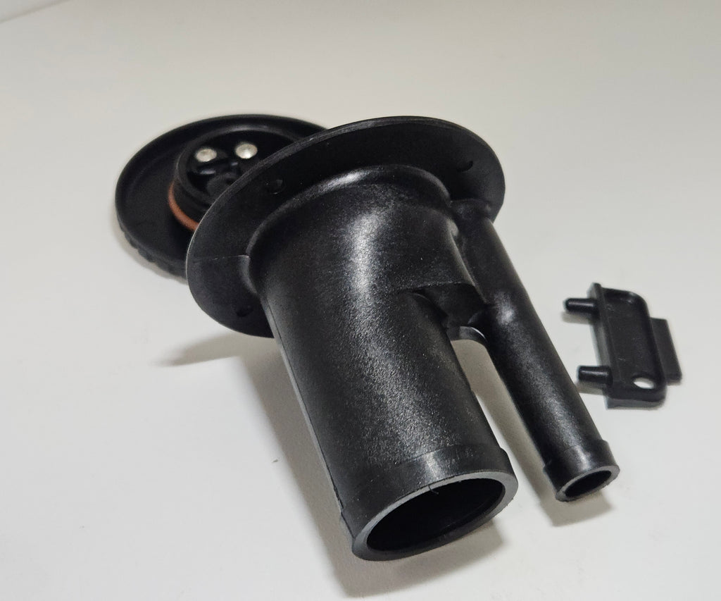 Telwater Round Vented Fuel Filler (Black) 1-1/2″ – Quintrex Stacer | 160401