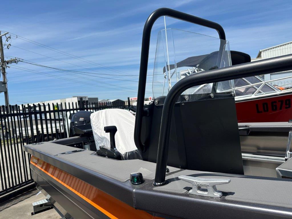 2025 Senator 500SC Side Console package DF75