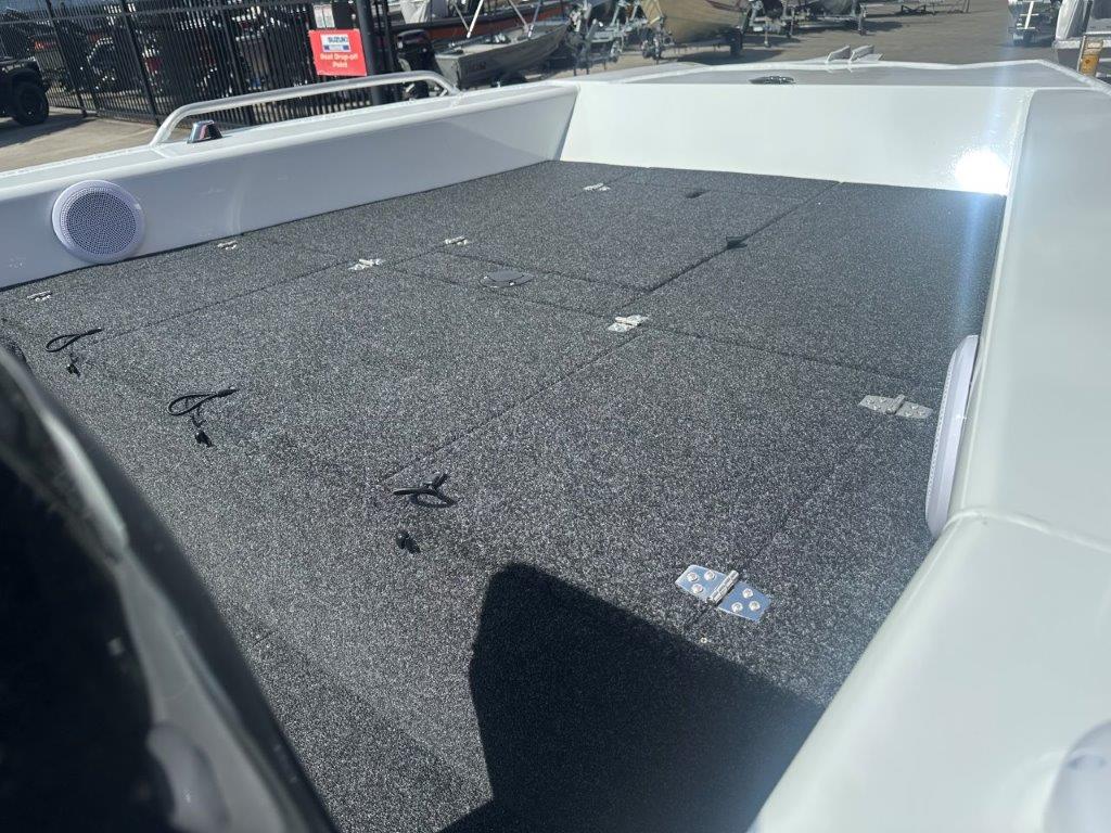 2026 Quintrex 481 Hornet Pro Side Console, Suzuki DF115BTL