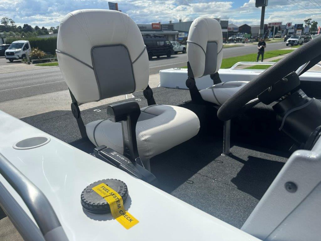 2026 Quintrex 481 Hornet Pro Side Console, Suzuki DF115BTL