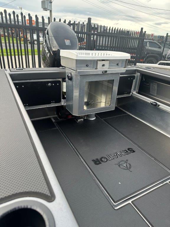 2026 Senator 500CU Cuddy cabin Suzuki DF90