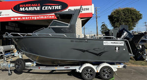 2024 Makocraft 591 Island Cab Hard Top package