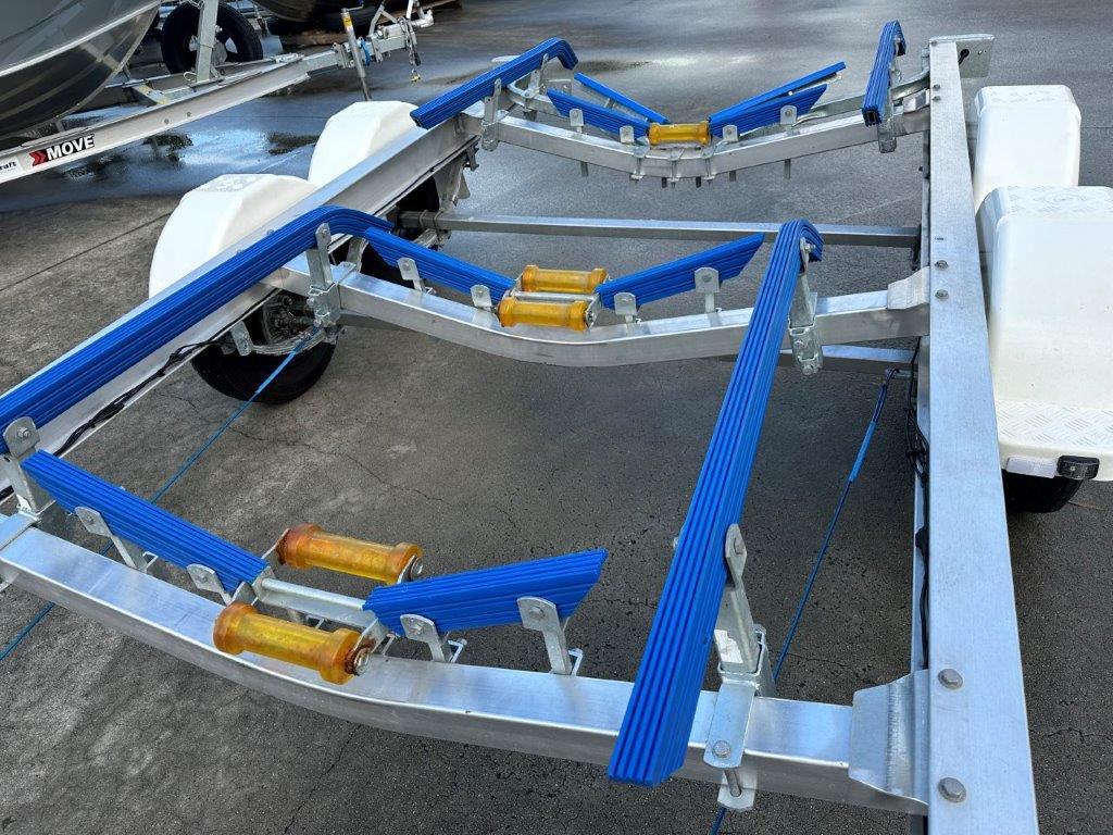 MOVE Alloy Boat Trailer TA2000T13SB - Alloy Boats 6.1m