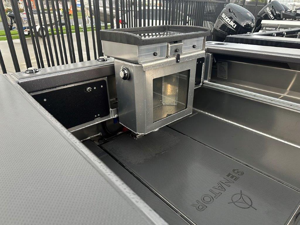 2025 Senator 500SC Side Console package DF90