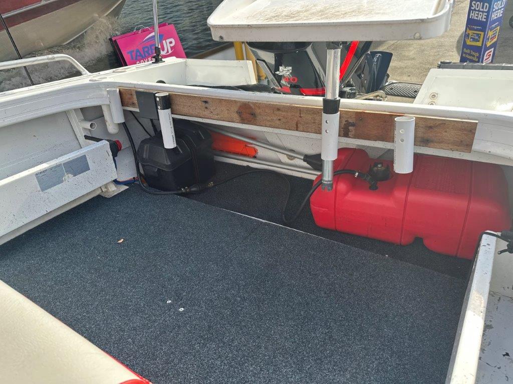 2002 Stacer 420 Seaway runabout