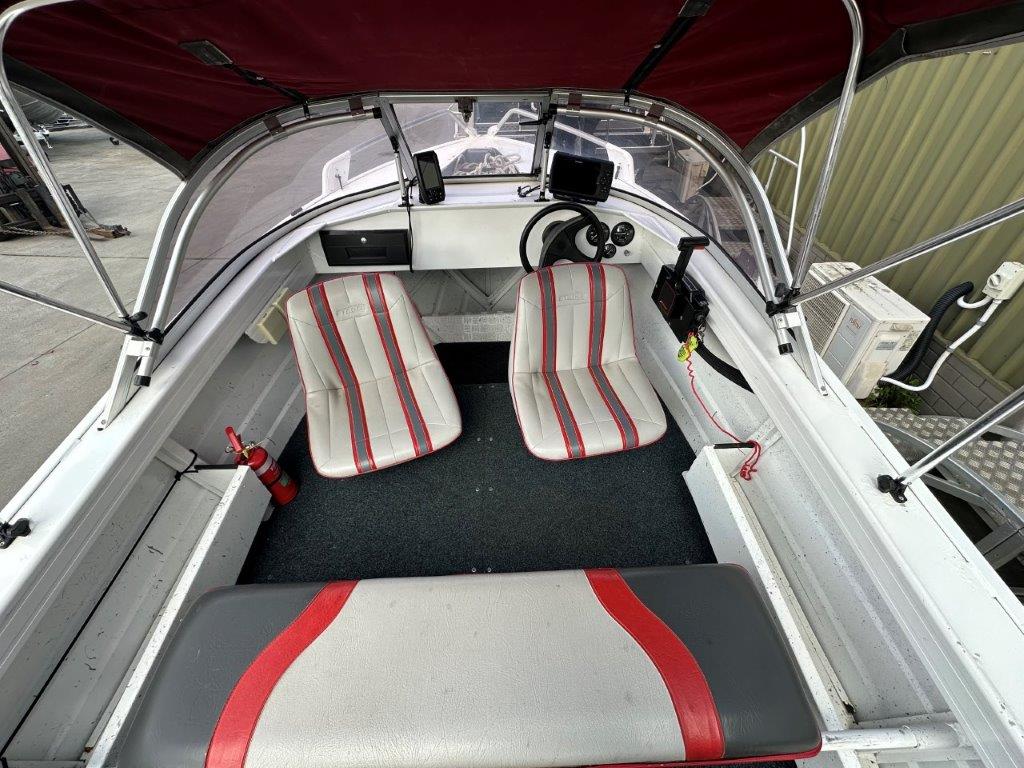 2002 Stacer 420 Seaway runabout