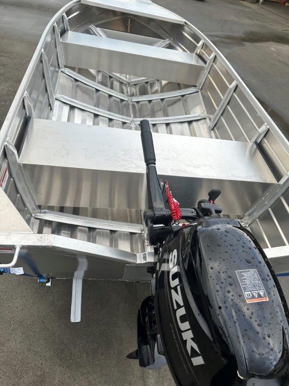2025 Makocraft 376 Topper Tracker package
