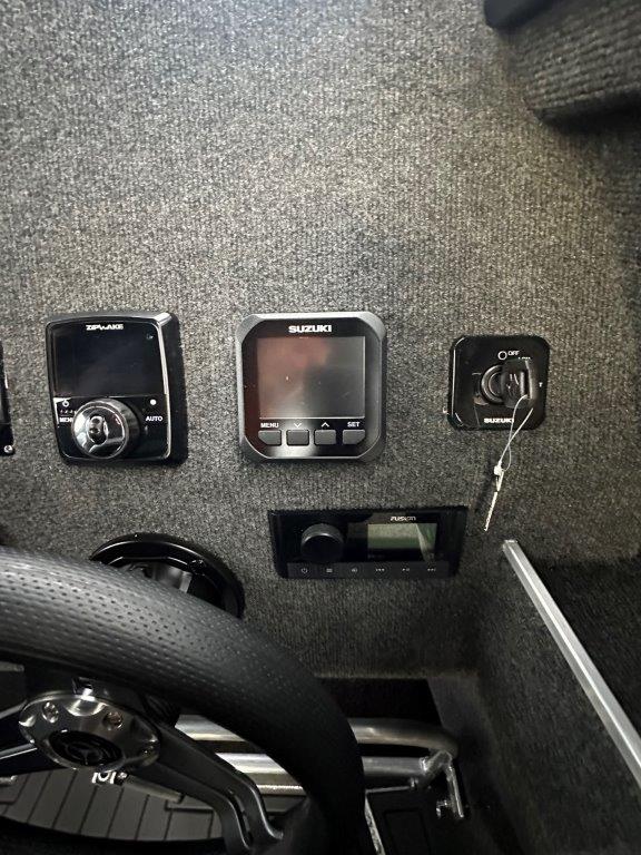 2025 Senator RH650 Cabin Cruiser Weekender package