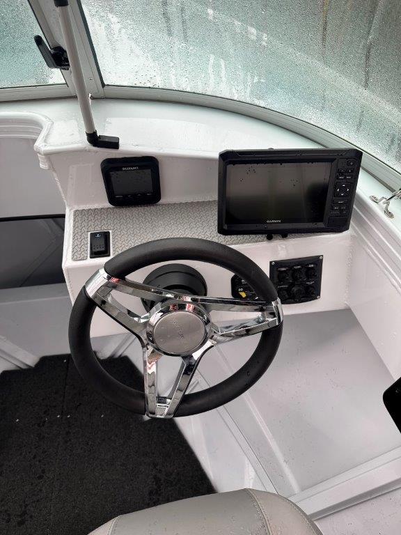 2024 Makocraft 481 Coastal Runner package