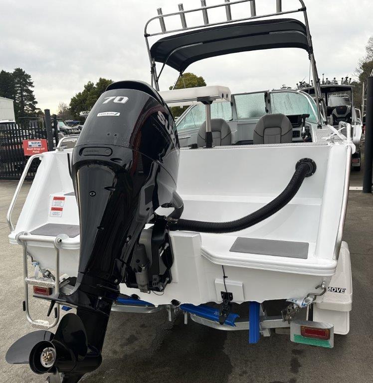 2024 Makocraft 481 Coastal Runner package