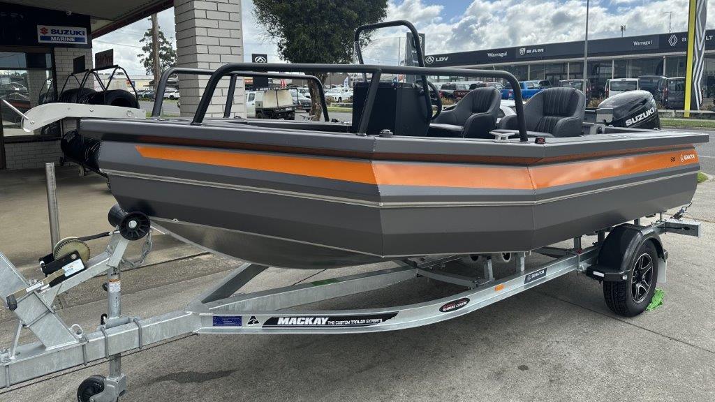 2025 Senator 500SC Side Console package DF90
