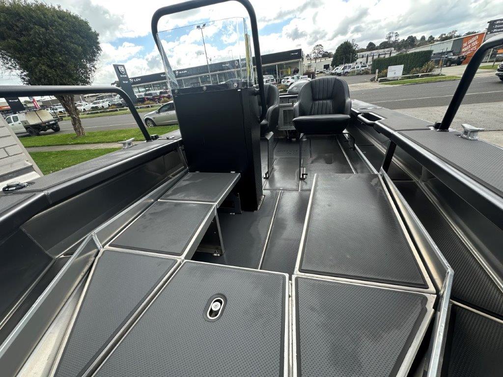 2025 Senator 500SC Side Console package DF90