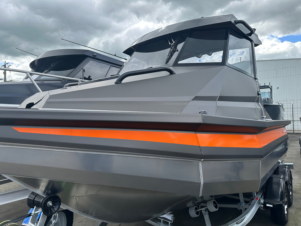 2025 Senator 550HT Suzuki DF115B package