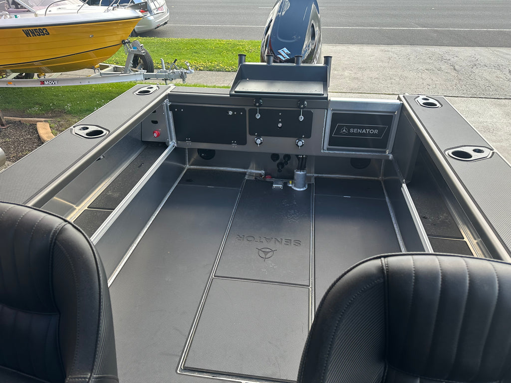 2025 Senator 550HT Suzuki DF115B package