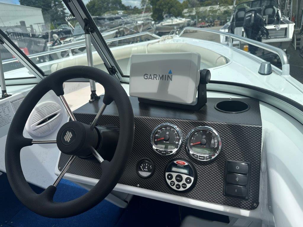 2015 Savage 545 Beach Comber Mercury 90hp 4-stroke